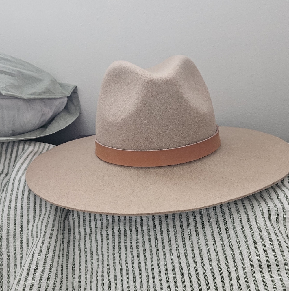 Gigi Pip Hat - Picture 1 of 4